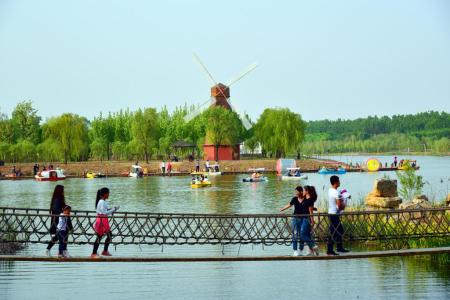 �����Ž�������Ӫ��չ��ѵ����